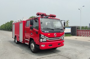5T水罐消防车(多利卡)